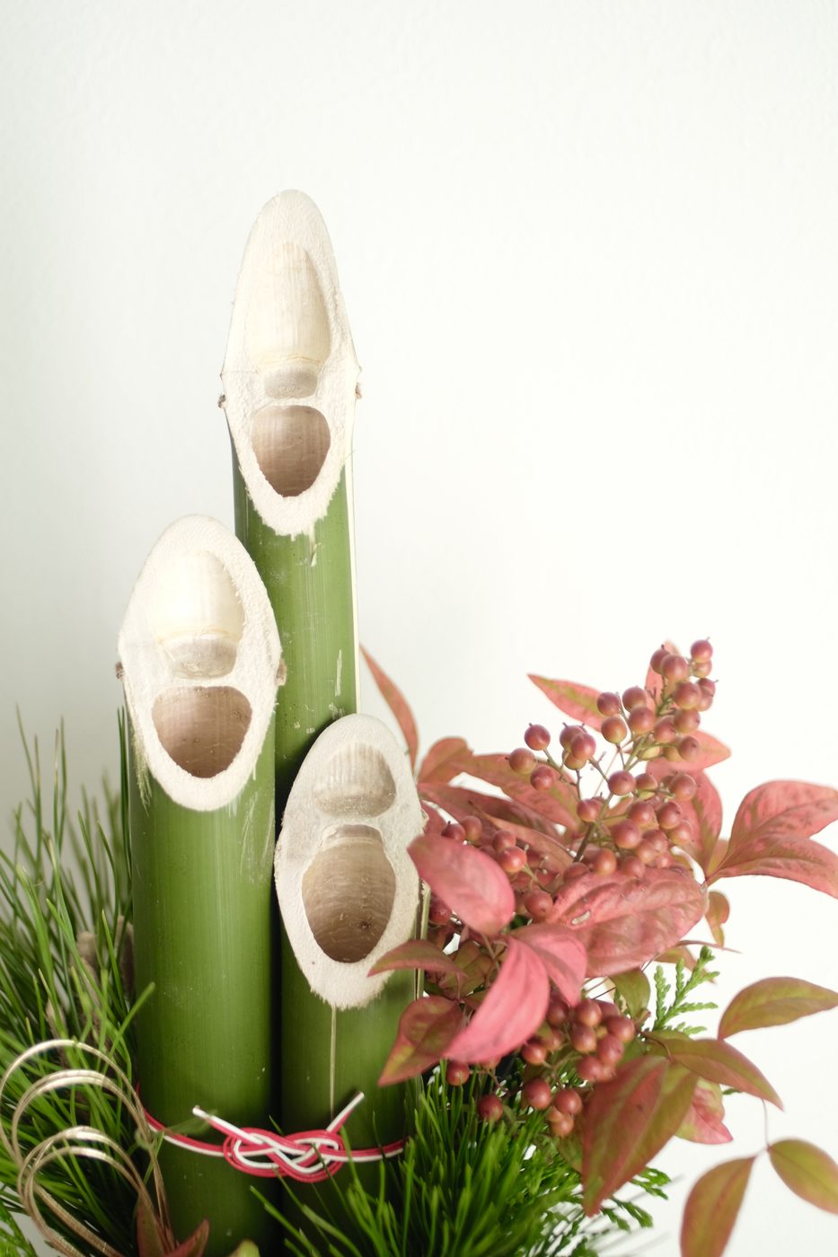 竹の断面を活かした花器